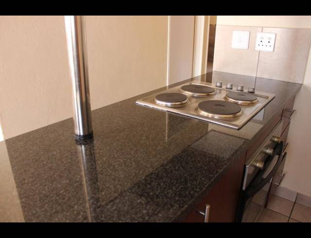 3 BEDROOM TOWNHOUSE FOR SALE IN KOSMOSDAL